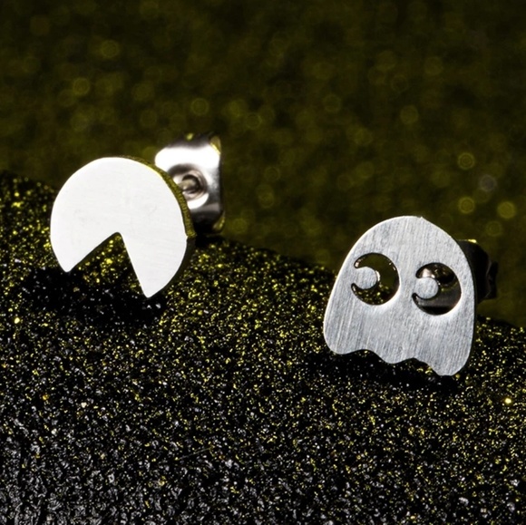 Stainless steel Pac man studs - Picture 1 of 3